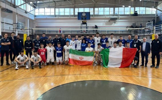 دانش‌آموز ایران با شکست ایتالیا به جمع چهار تیم برتر والیبال جهان راه یافتند