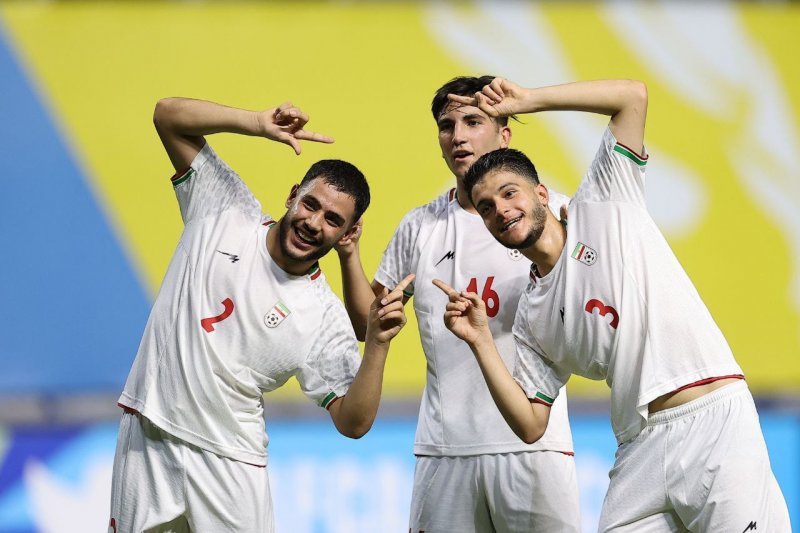تیم نوجونان ایران با ارائه یک نمایش قدرتمندانه با پیروزی دو بر صفر مقابل کره‌ جنوبی به عنوان صدرنشین به دور بعدی مسابقات نوجوانان قهرمانی آسیا صعود کرد.